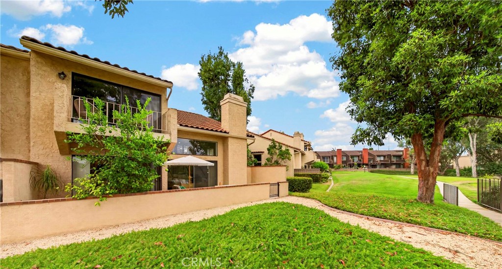 636 Colonial Circle