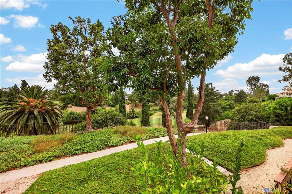 636 Colonial Circle