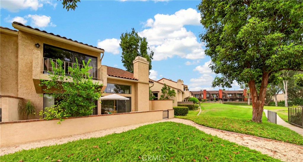 636 Colonial Circle