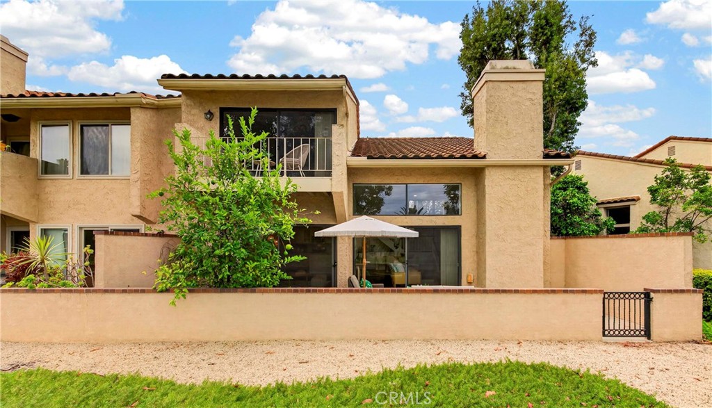 636 Colonial Circle