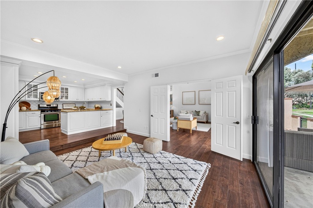 636 Colonial Circle