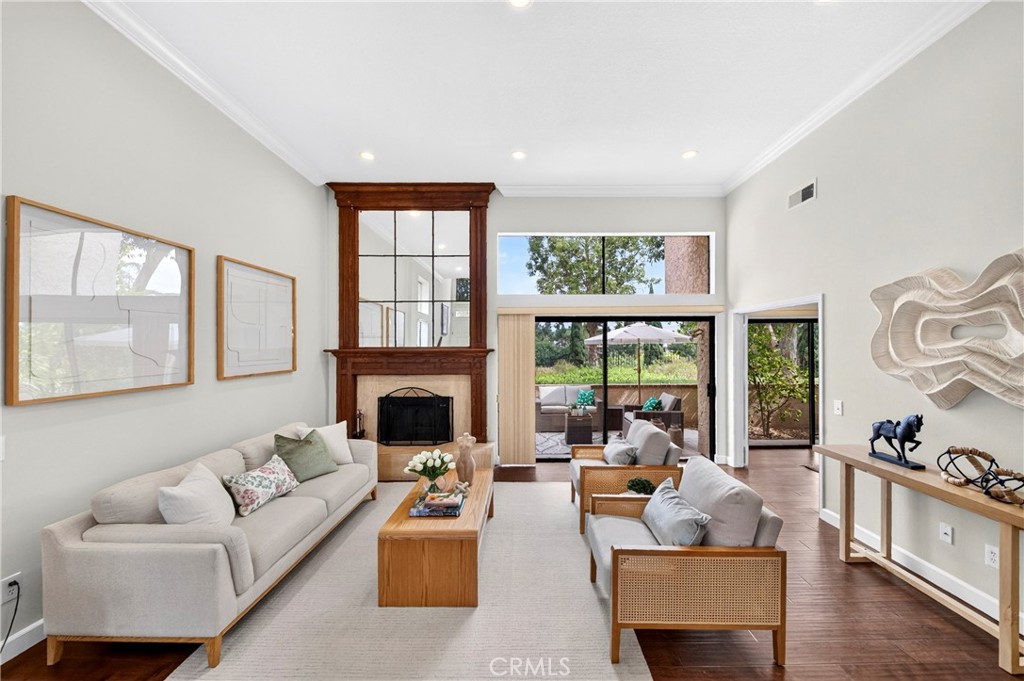 636 Colonial Circle
