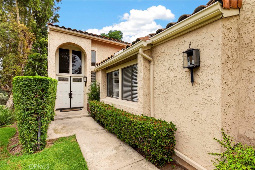 636 Colonial Circle