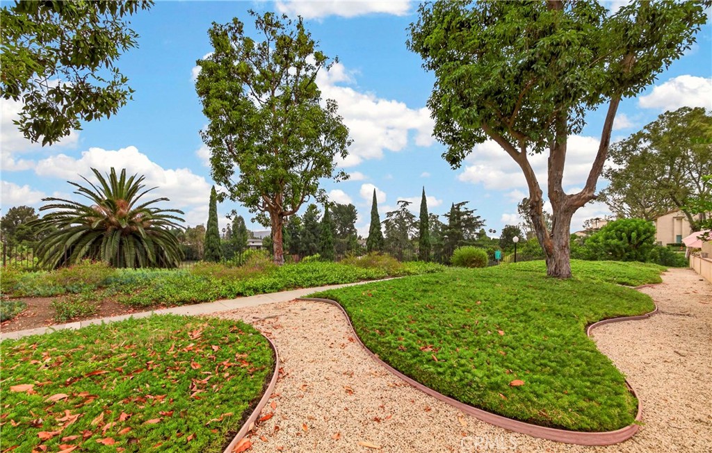 636 Colonial Circle