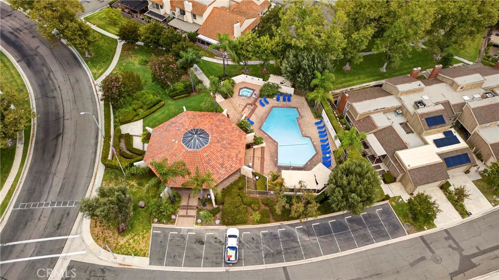 636 Colonial Circle