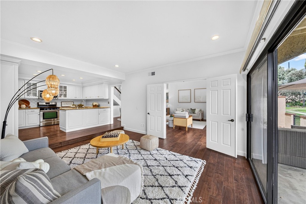 636 Colonial Circle