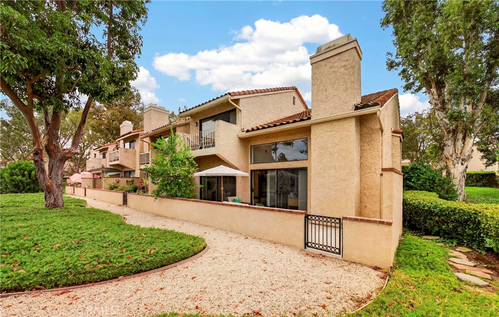 636 Colonial Circle