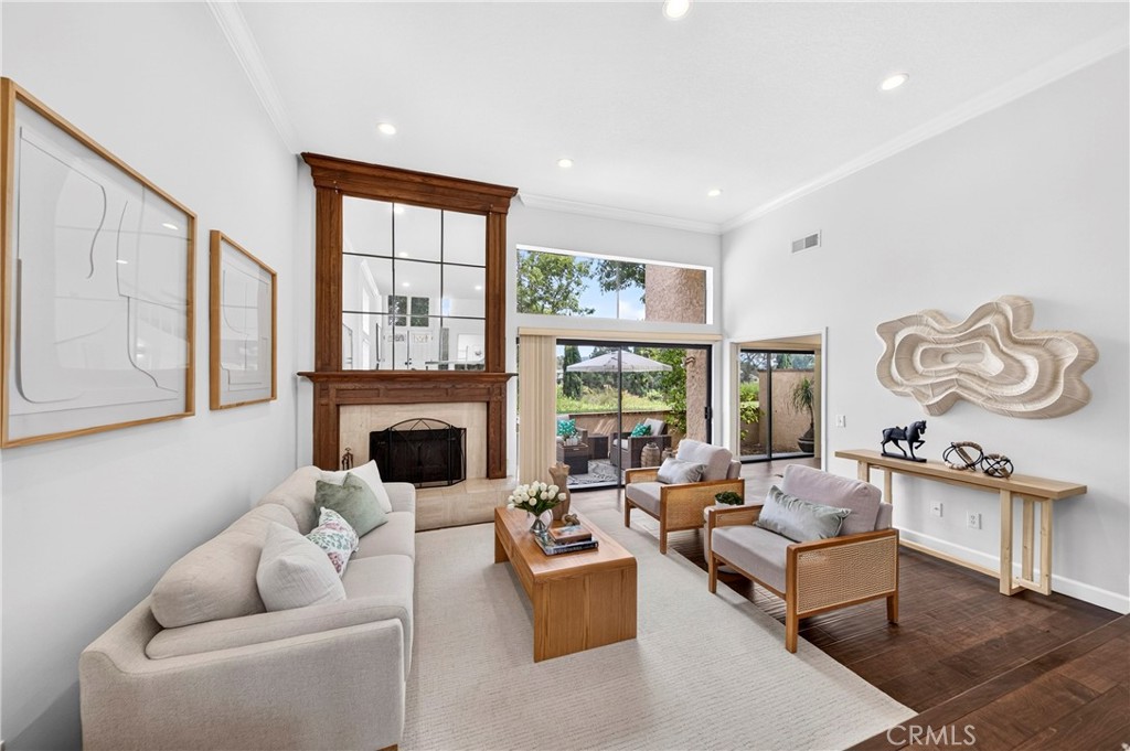 636 Colonial Circle
