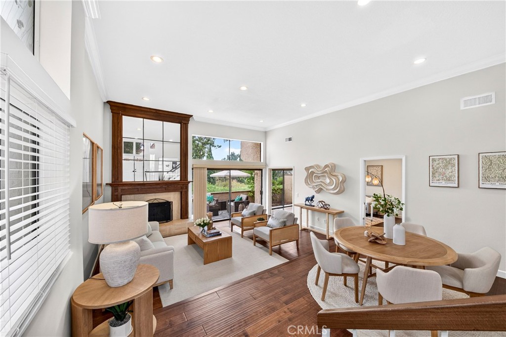 636 Colonial Circle