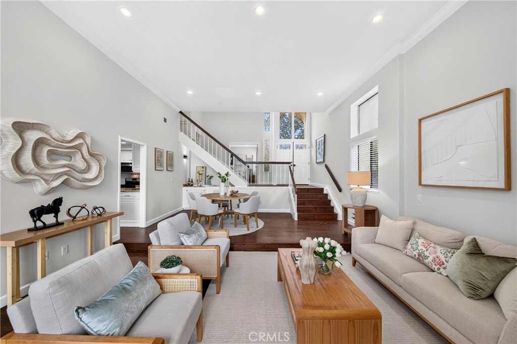 636 Colonial Circle