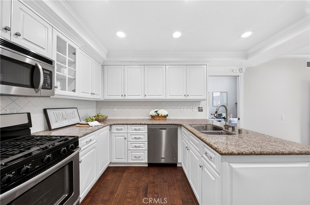 636 Colonial Circle