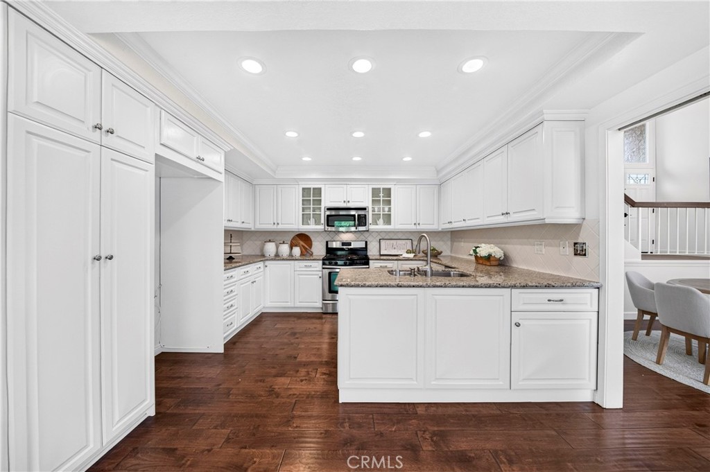 636 Colonial Circle