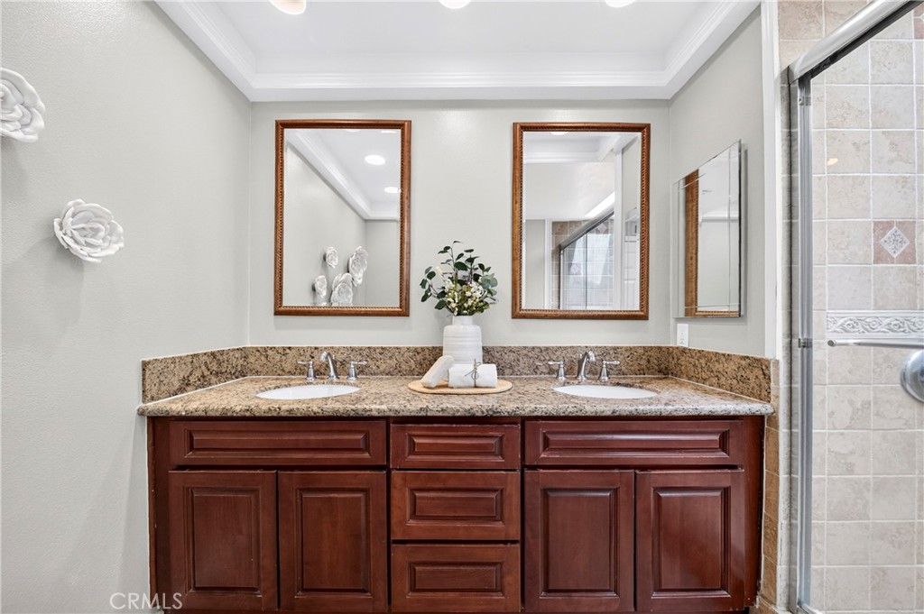 636 Colonial Circle