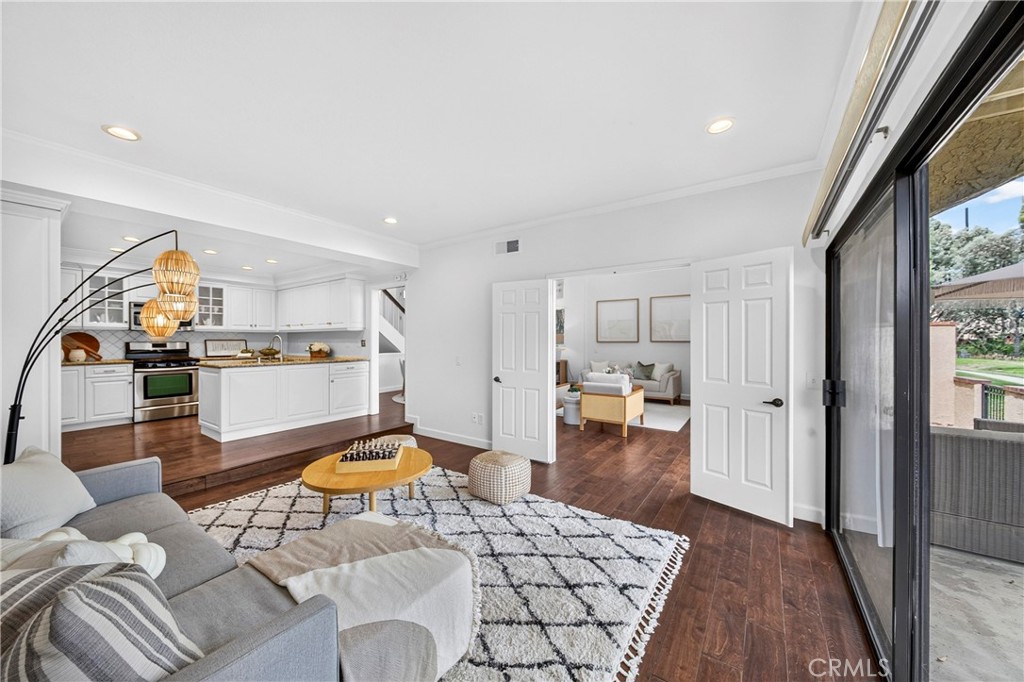 636 Colonial Circle