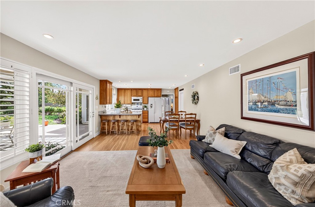 2244 Avenida Soledad