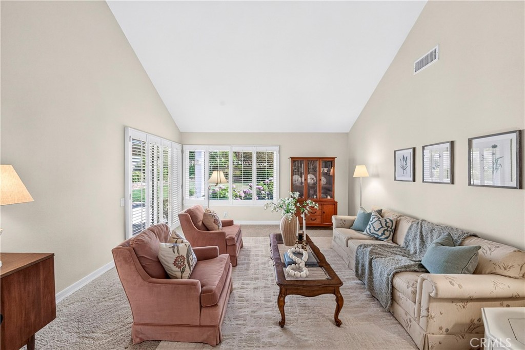 2244 Avenida Soledad