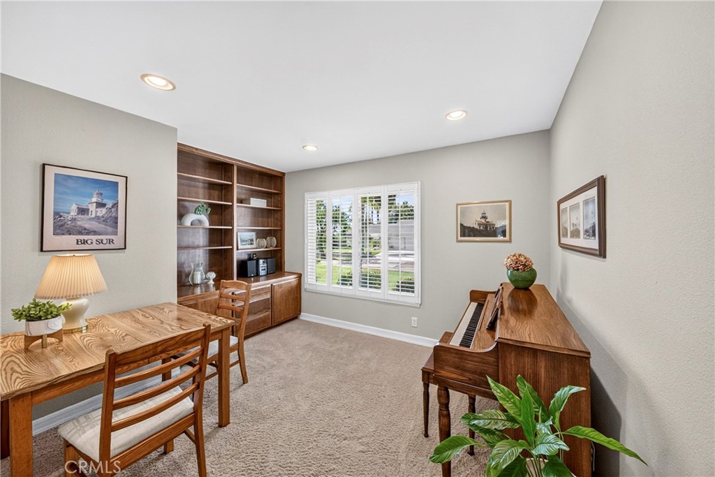 2244 Avenida Soledad