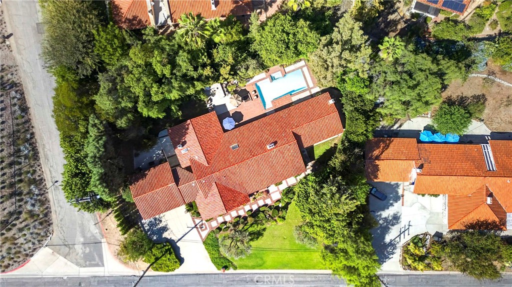 2101 Pioneer Avenue