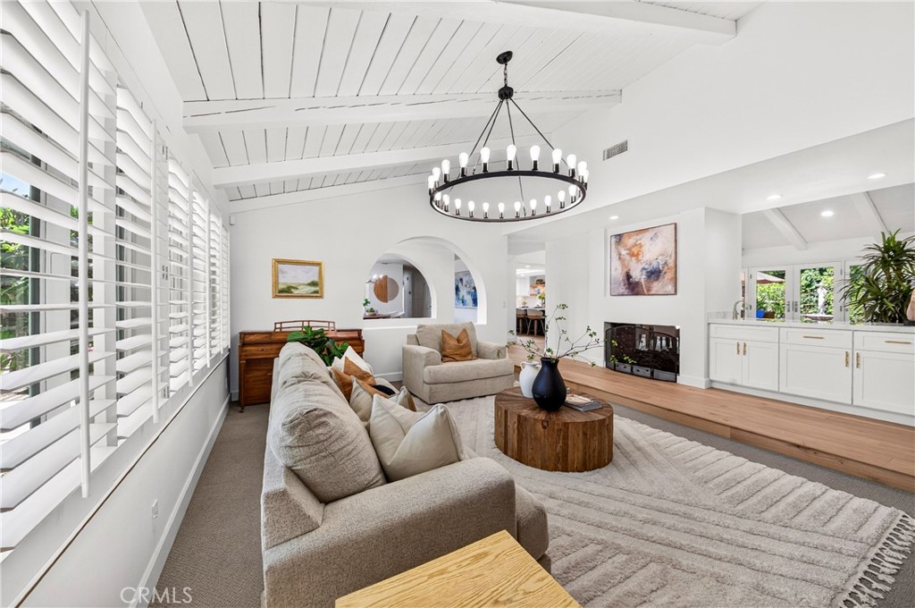 2101 Pioneer Avenue