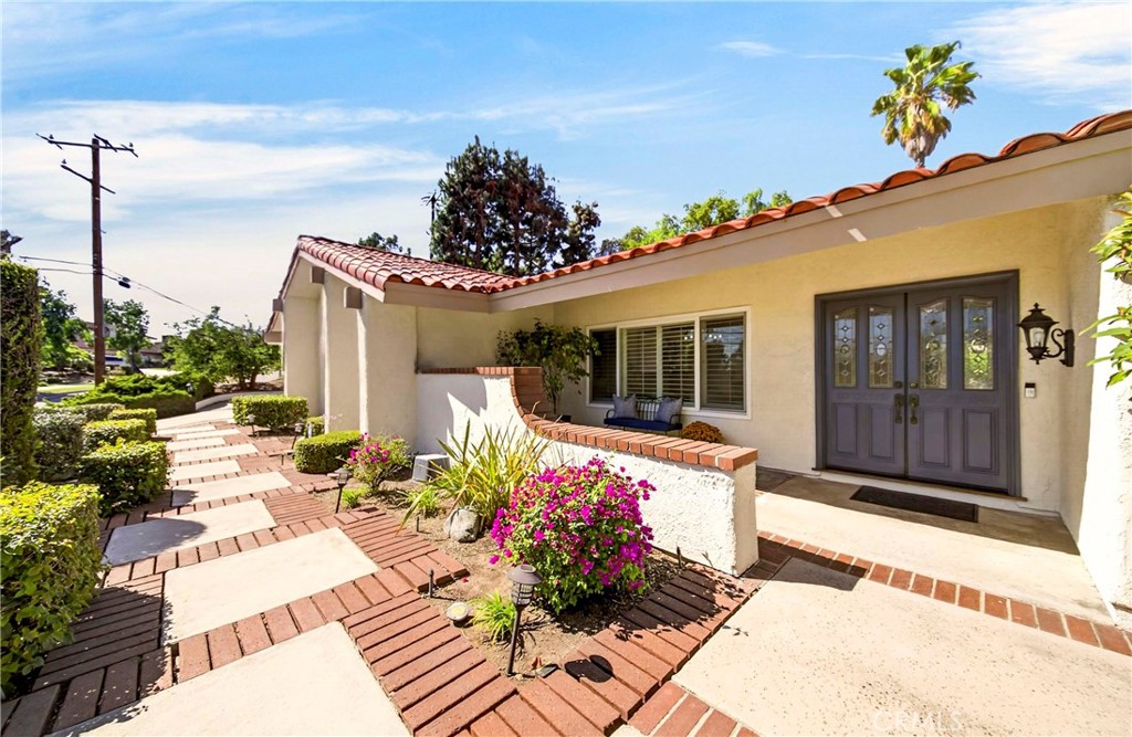 2101 Pioneer Avenue