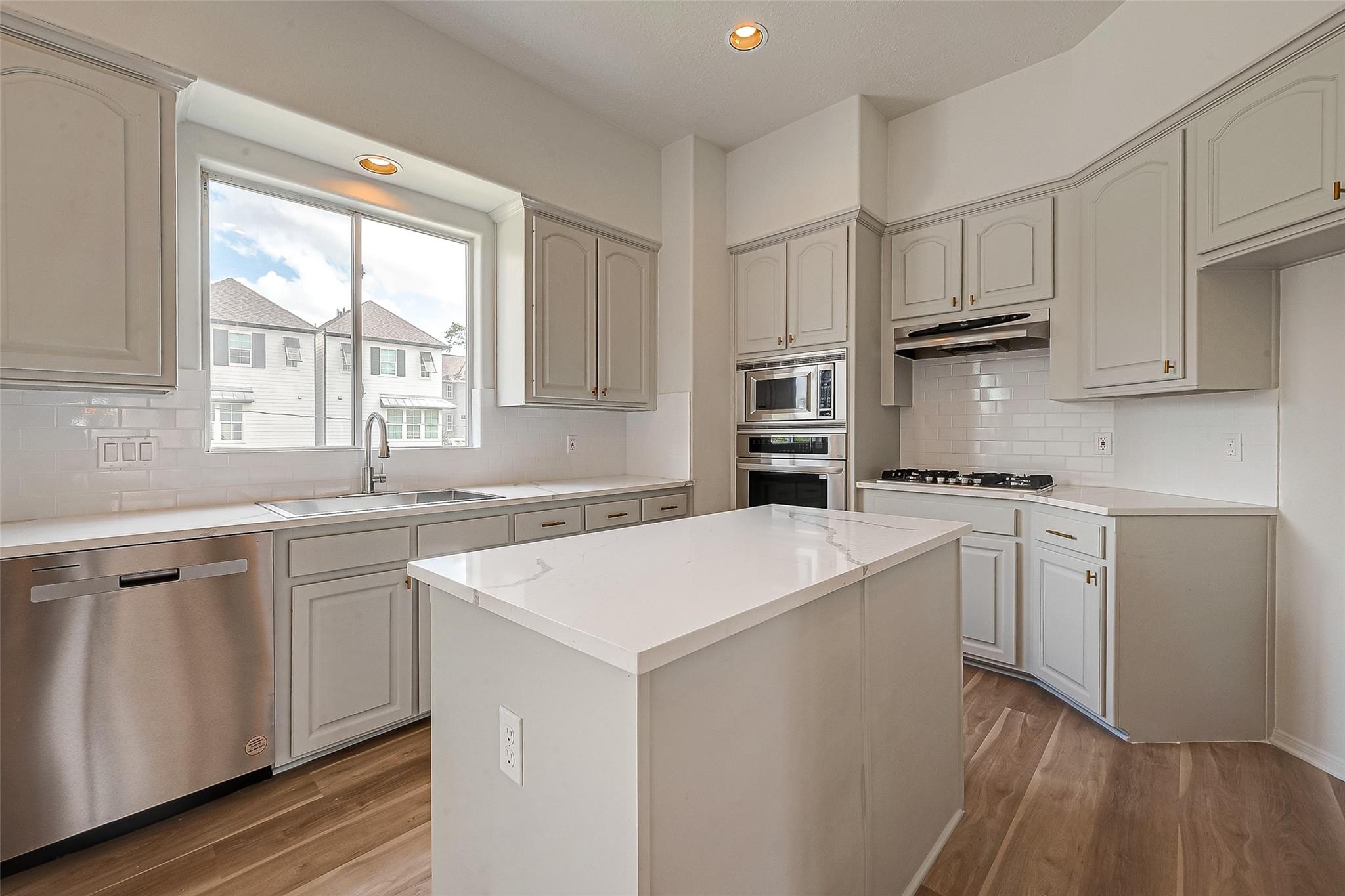 2150 Stacy Knoll