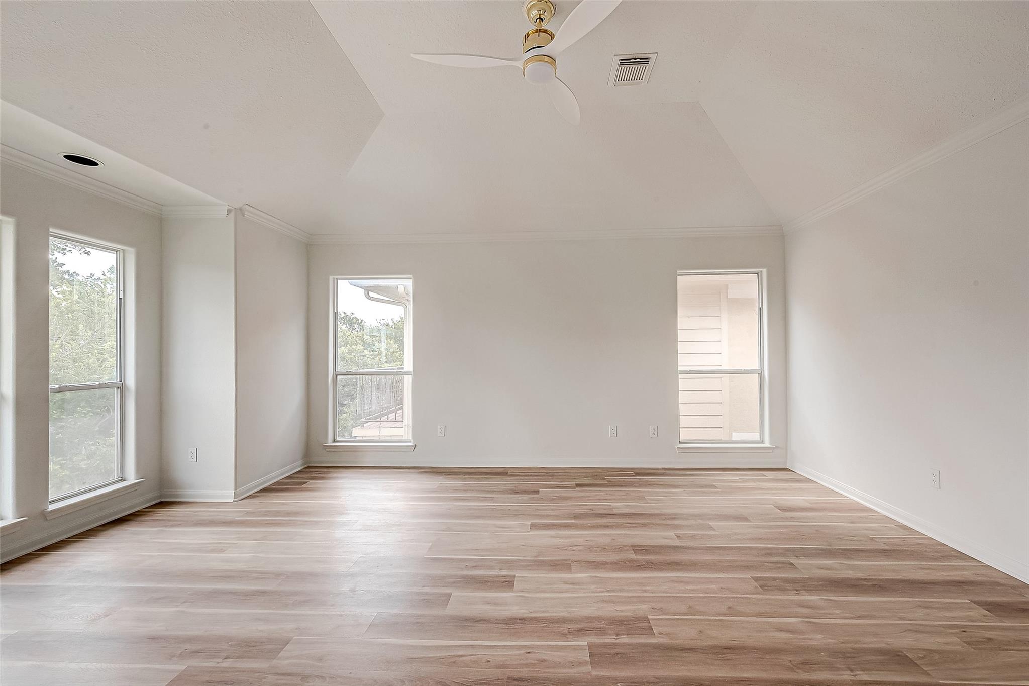 2150 Stacy Knoll