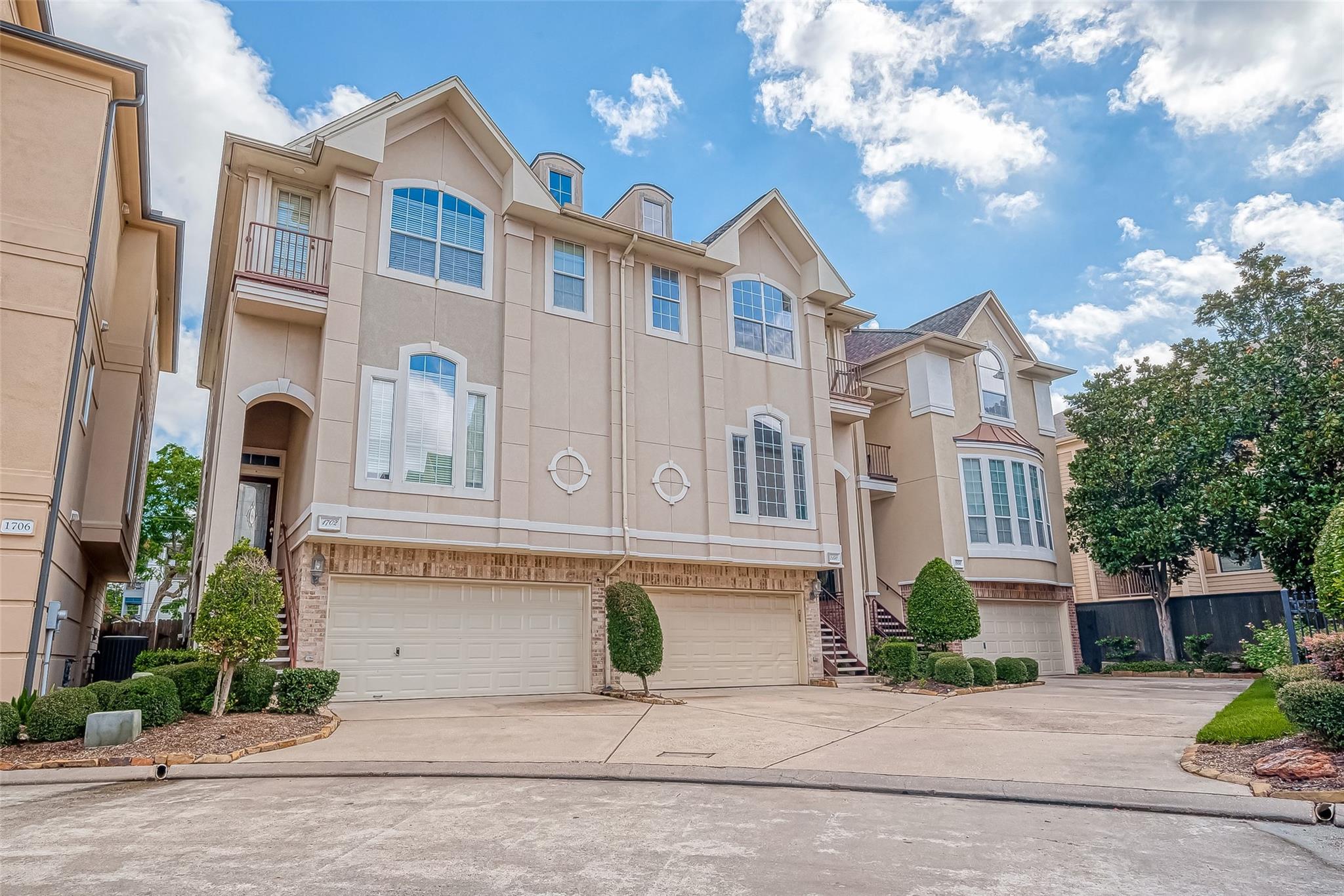 2150 Stacy Knoll