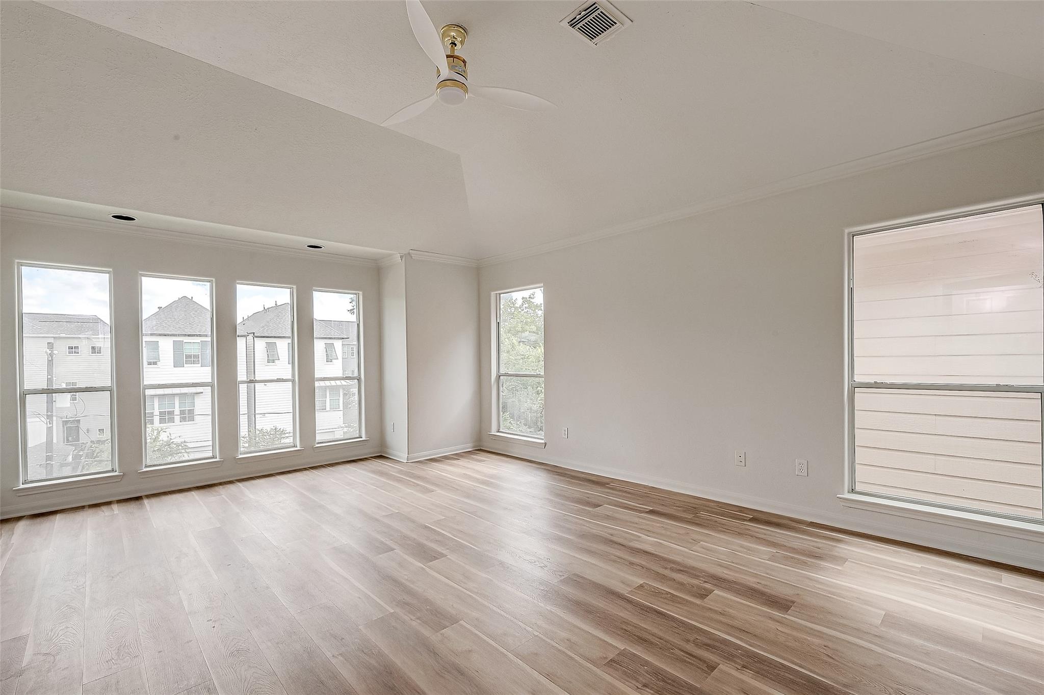 2150 Stacy Knoll