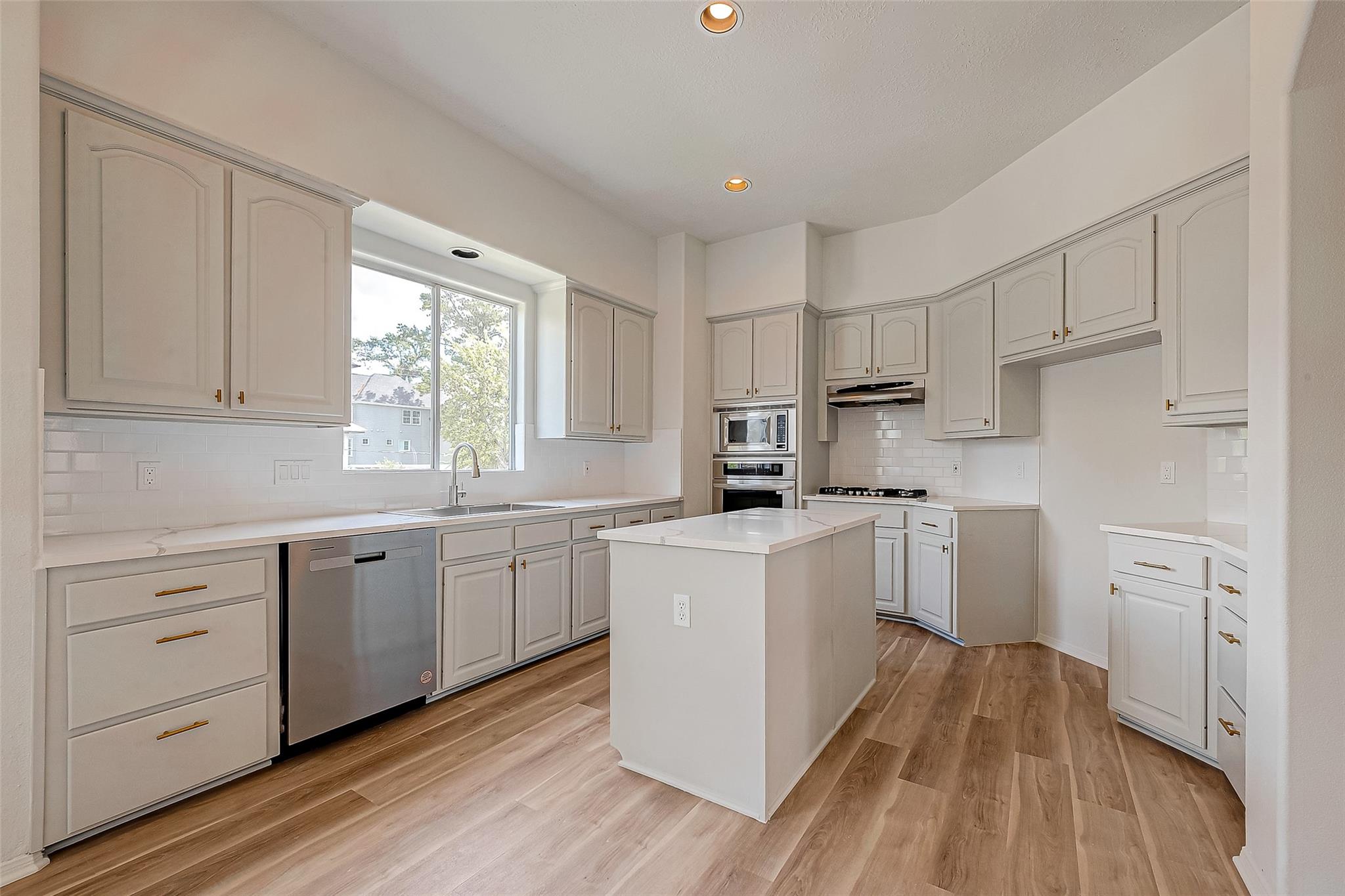 2150 Stacy Knoll