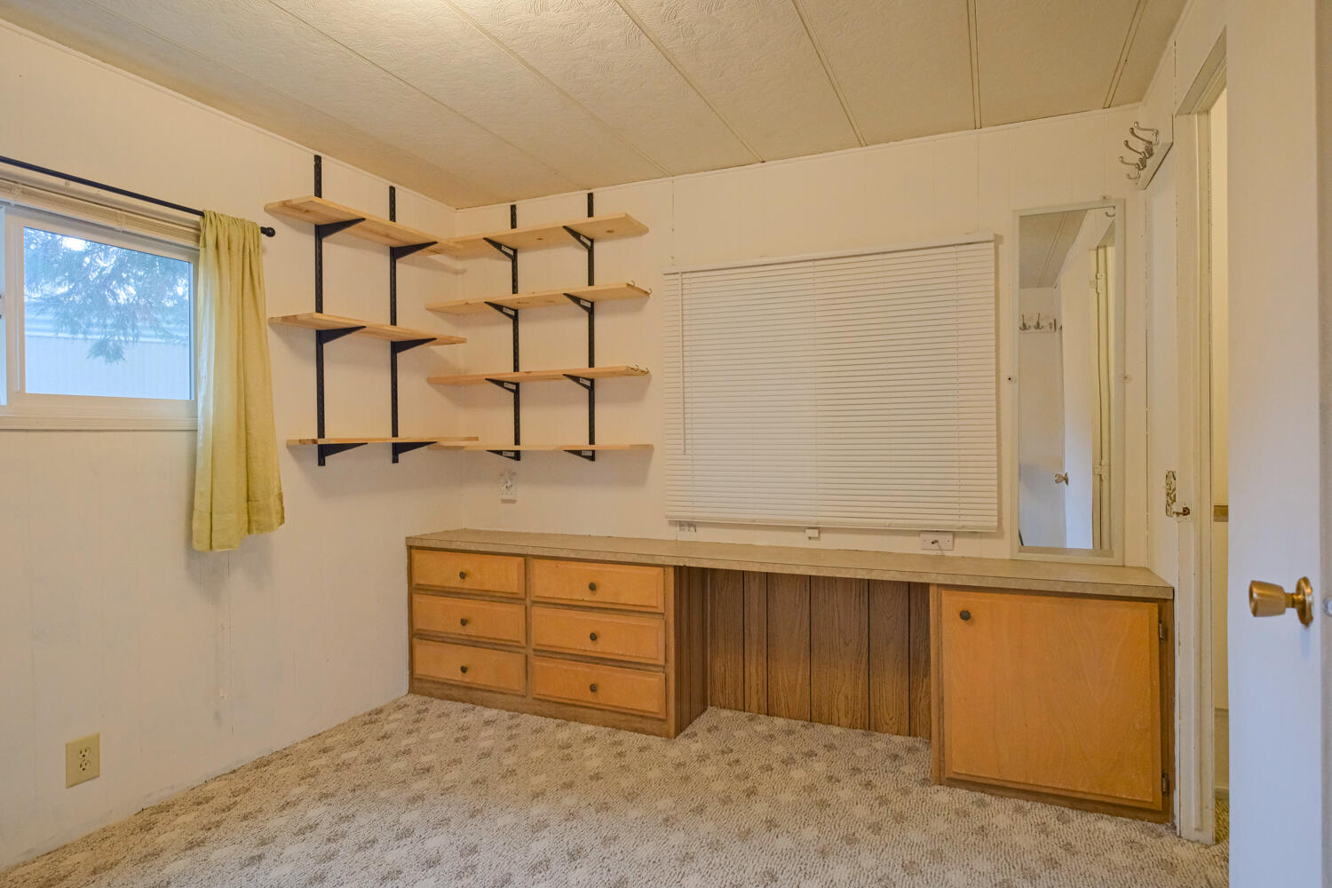 1055 N 5th Street, UNIT 98