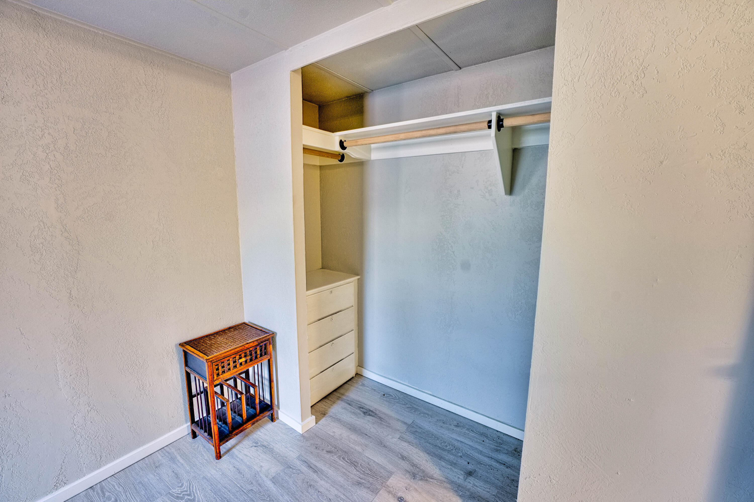 2799 Siskiyou Boulevard, 9
