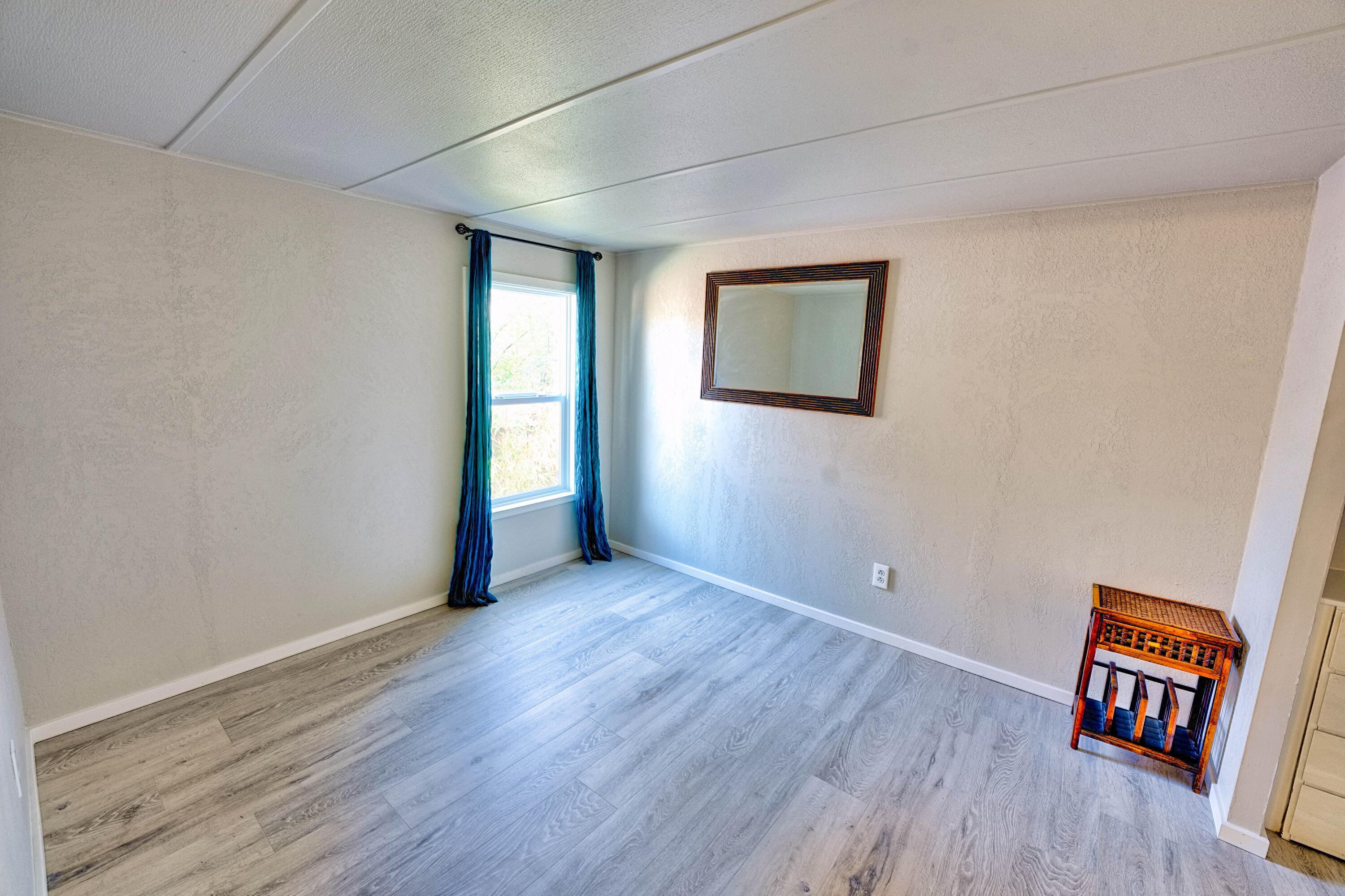 2799 Siskiyou Boulevard, 9