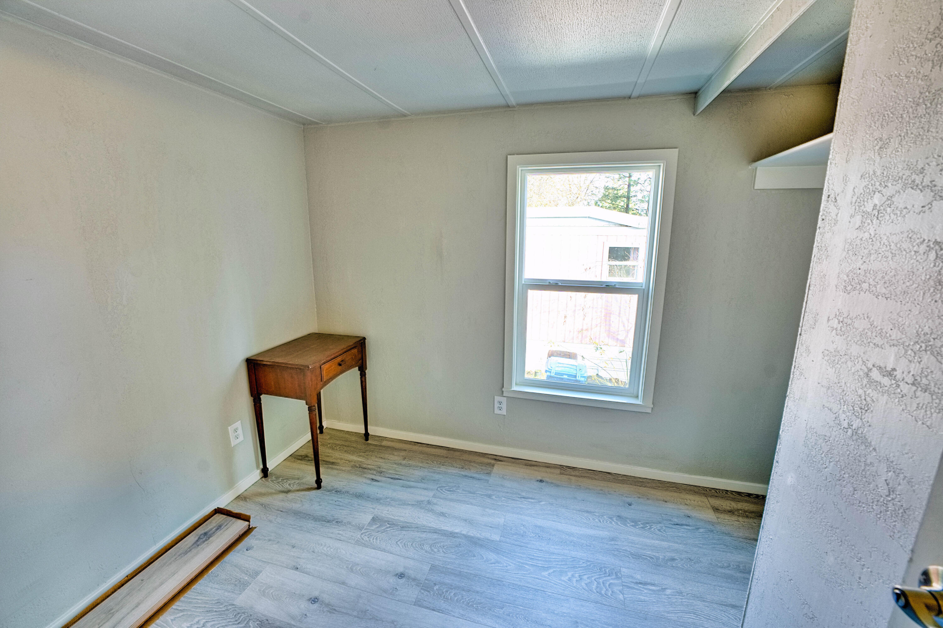 2799 Siskiyou Boulevard, 9