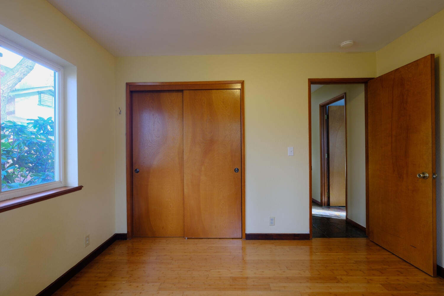 658 Oak Street