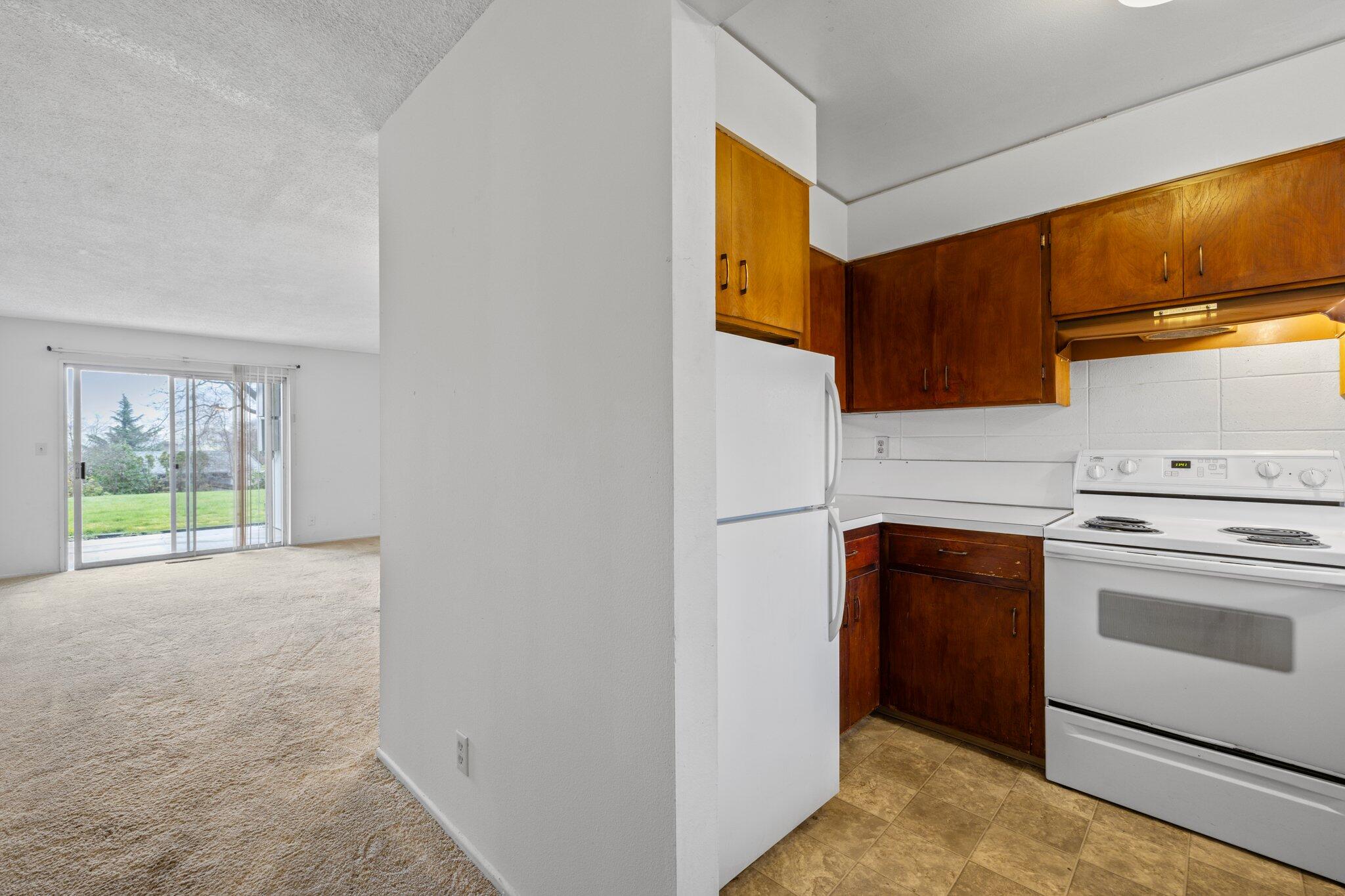 854 Twin Pines Circle, 3