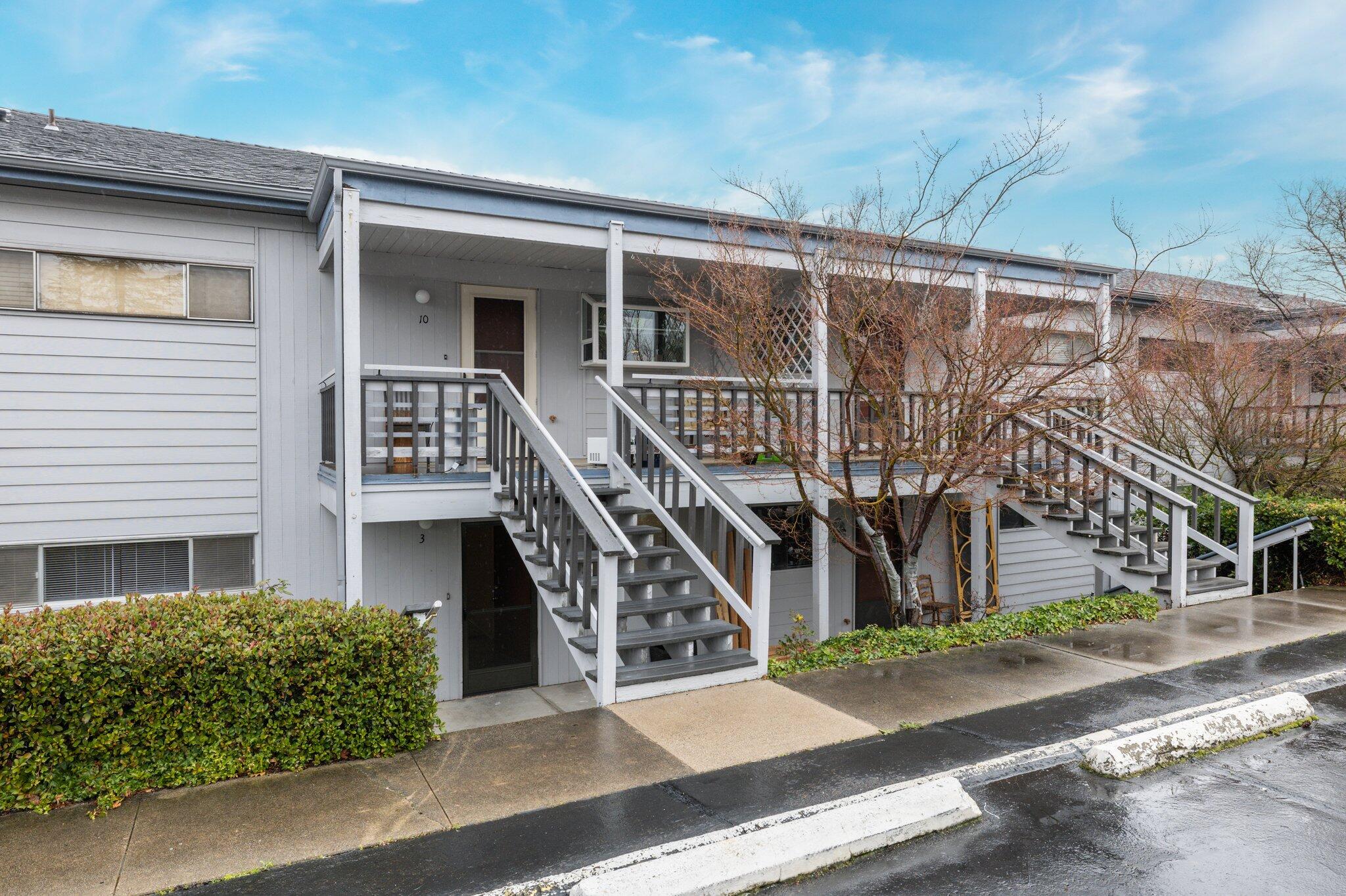 854 Twin Pines Circle, 3