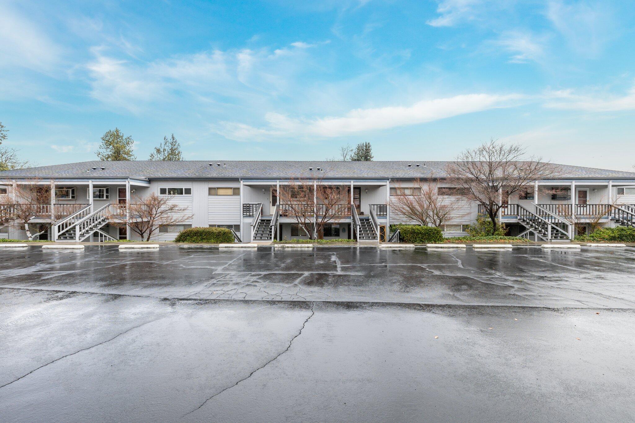 854 Twin Pines Circle, 3