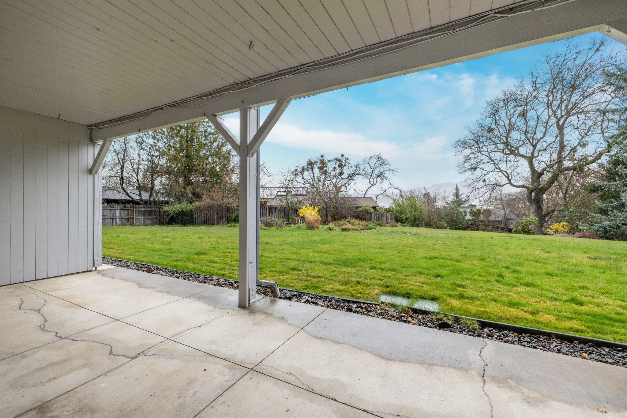 854 Twin Pines Circle, 3