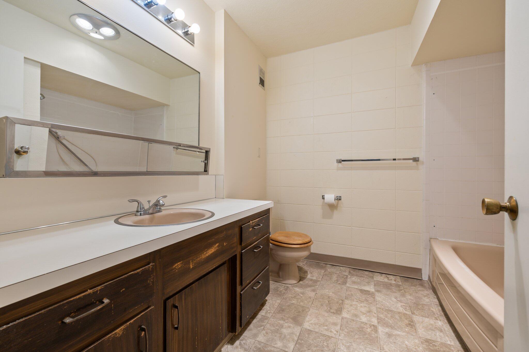 854 Twin Pines Circle, 3