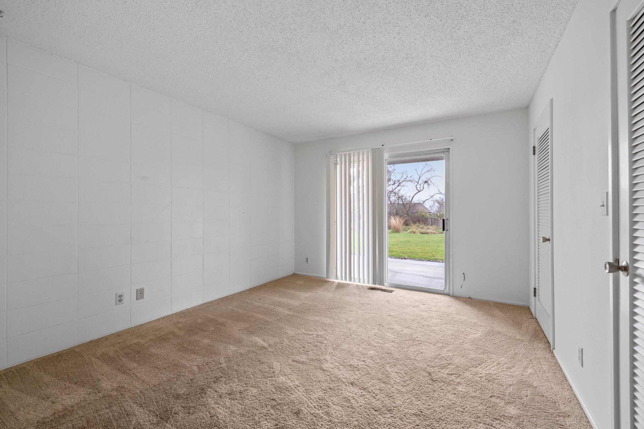 854 Twin Pines Circle, 3