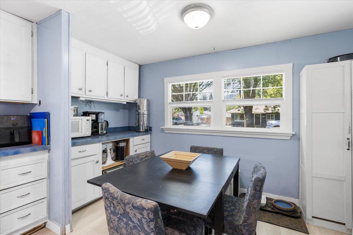 420 Oak Street
