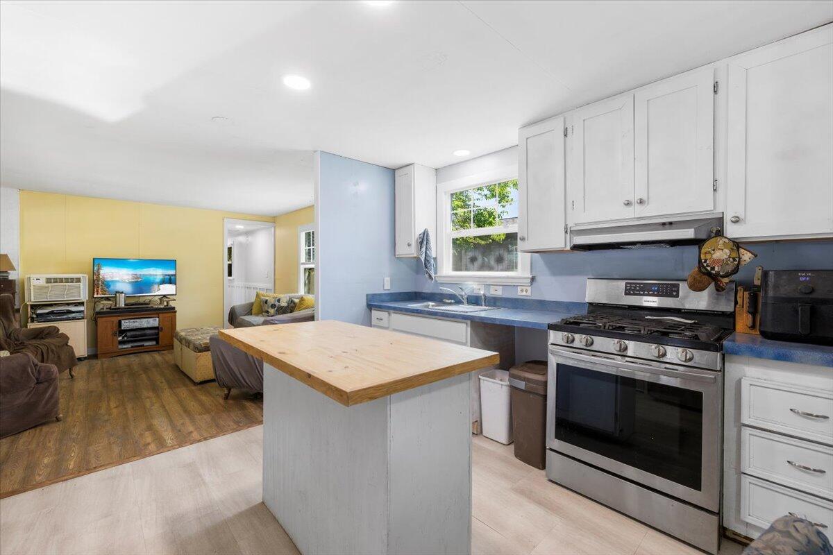 420 Oak Street