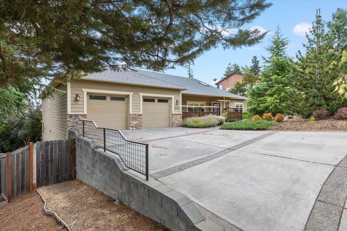 670 Thornton Way