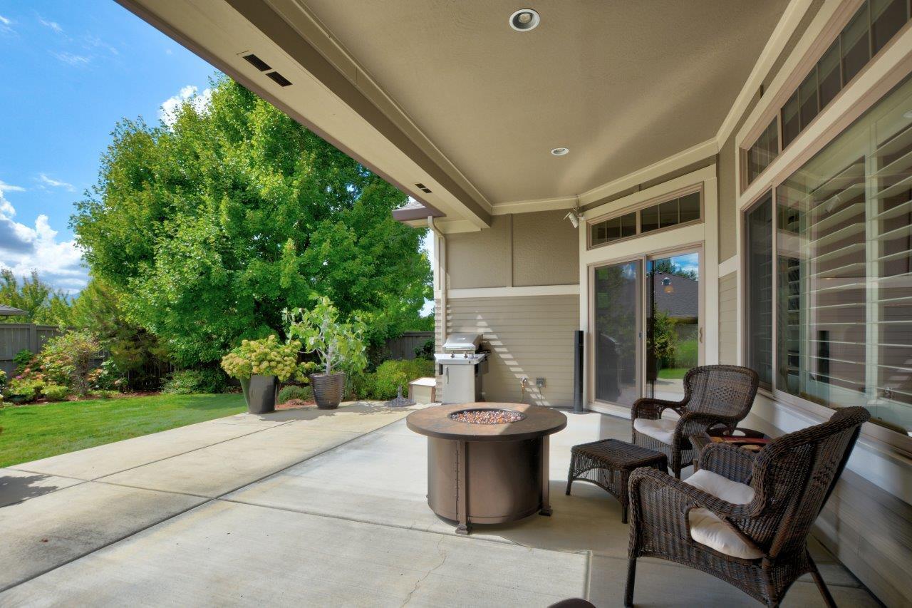3756 Calle Vista Drive