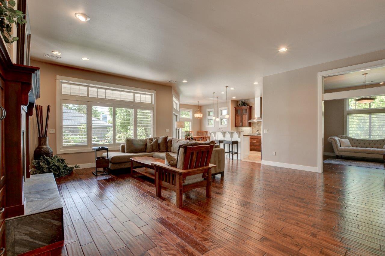 3756 Calle Vista Drive