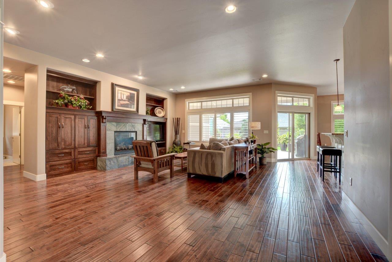3756 Calle Vista Drive