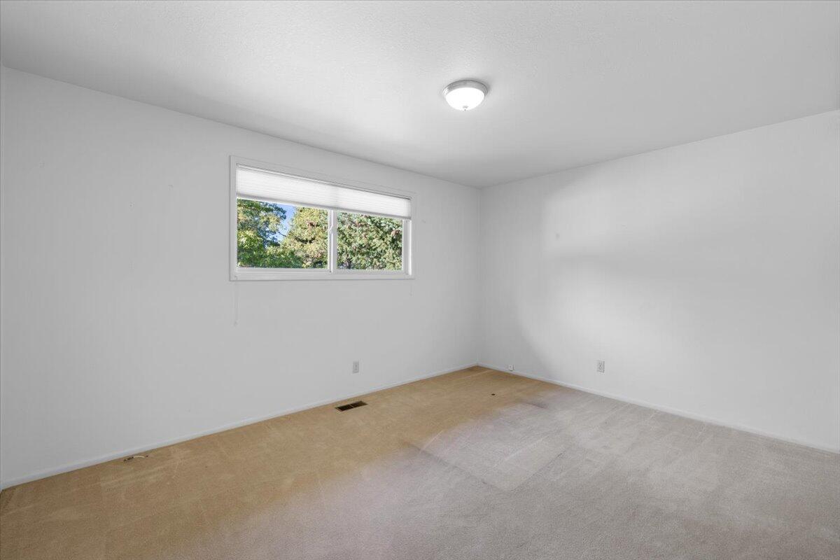 1275 Green Meadows Way