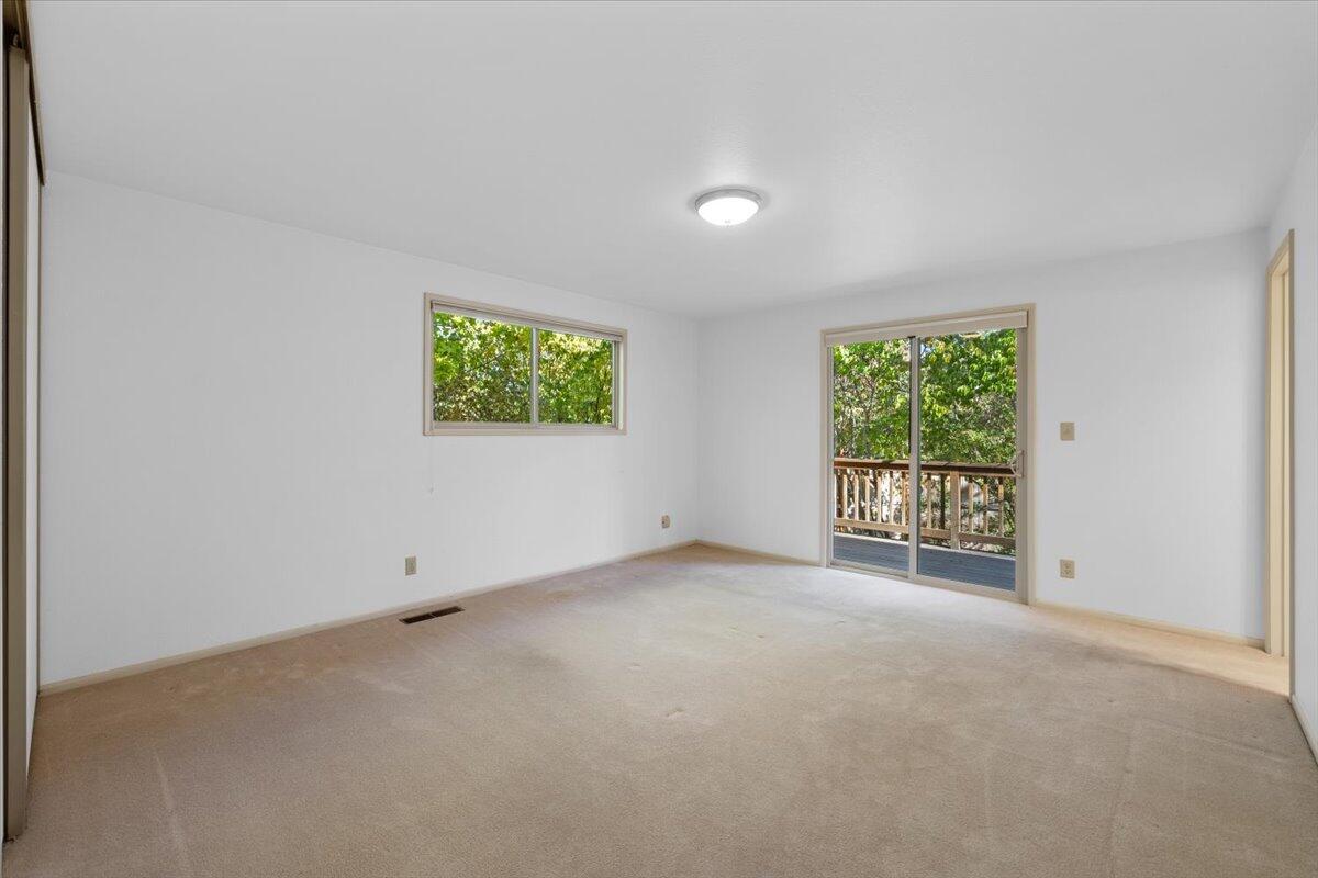 1275 Green Meadows Way