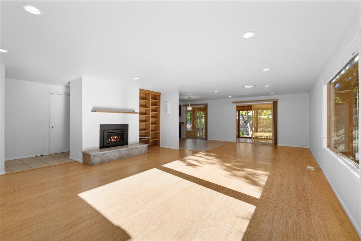 1275 Green Meadows Way