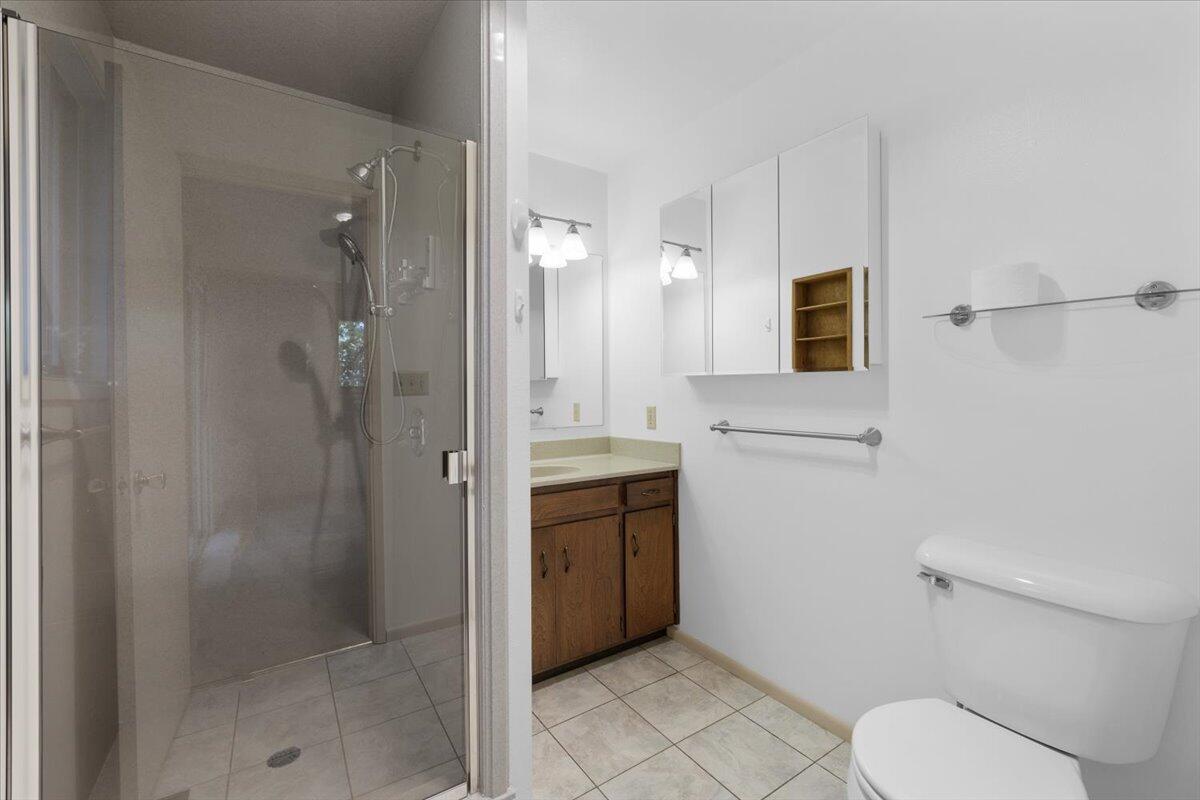 1275 Green Meadows Way